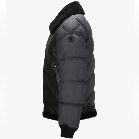 Moncler
Short Padded Down Jacket. Brand Size 4 (X-Large) - Picture 7 of 17